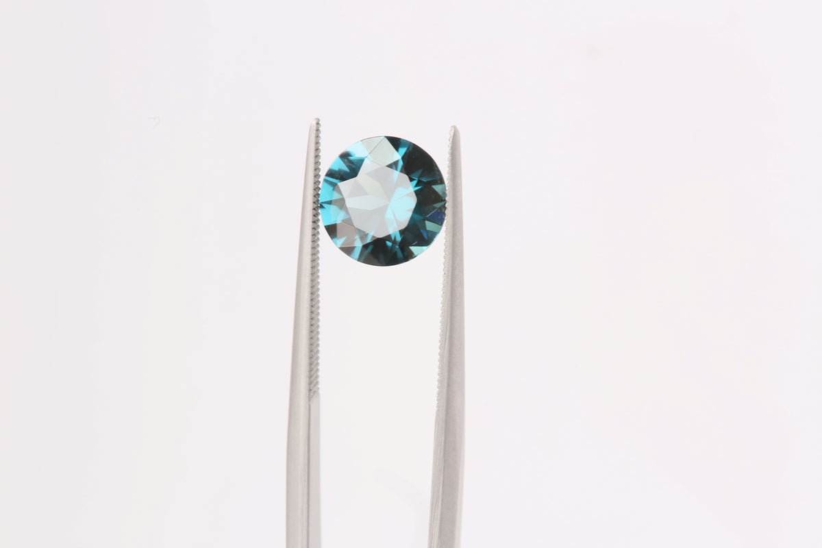 1.77 carat Teal Round Brilliant Cut Sapphire