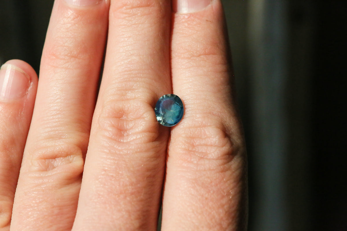 1.75 carat Teal Opalescent Oval Sapphire